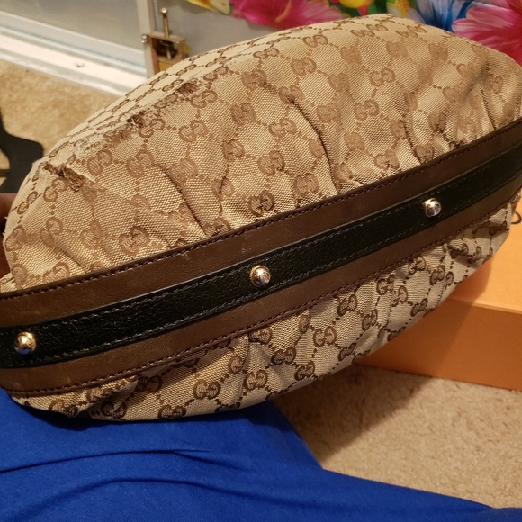 Authentic Gucci brown monogram canvas shoulder bag - Picture 8 of 15
